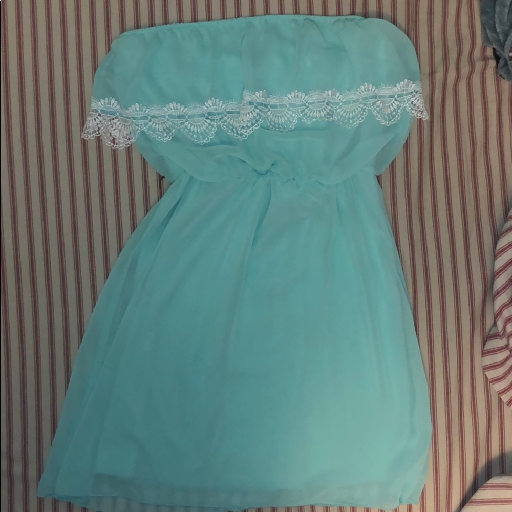 Women’s Strapless Dress